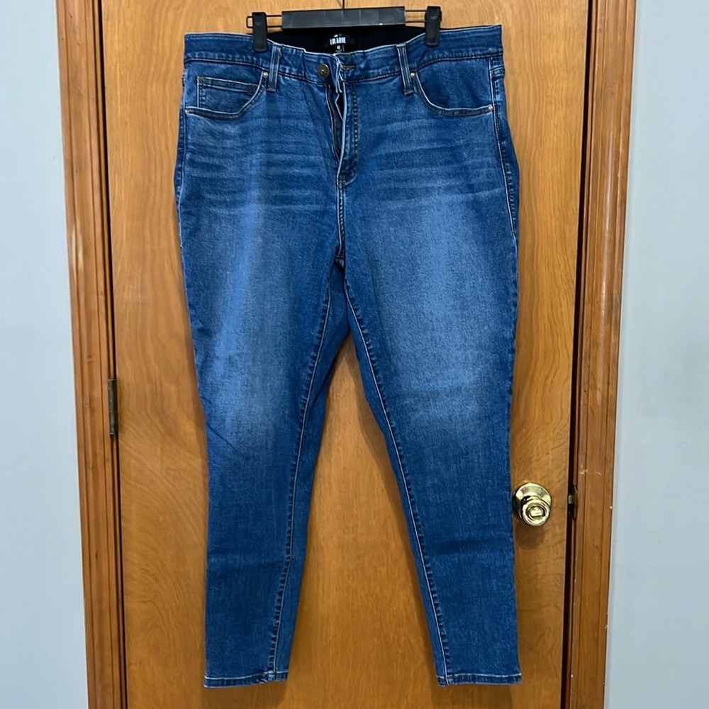 LulaRoe jeans size 40, non distressed super stretchy!